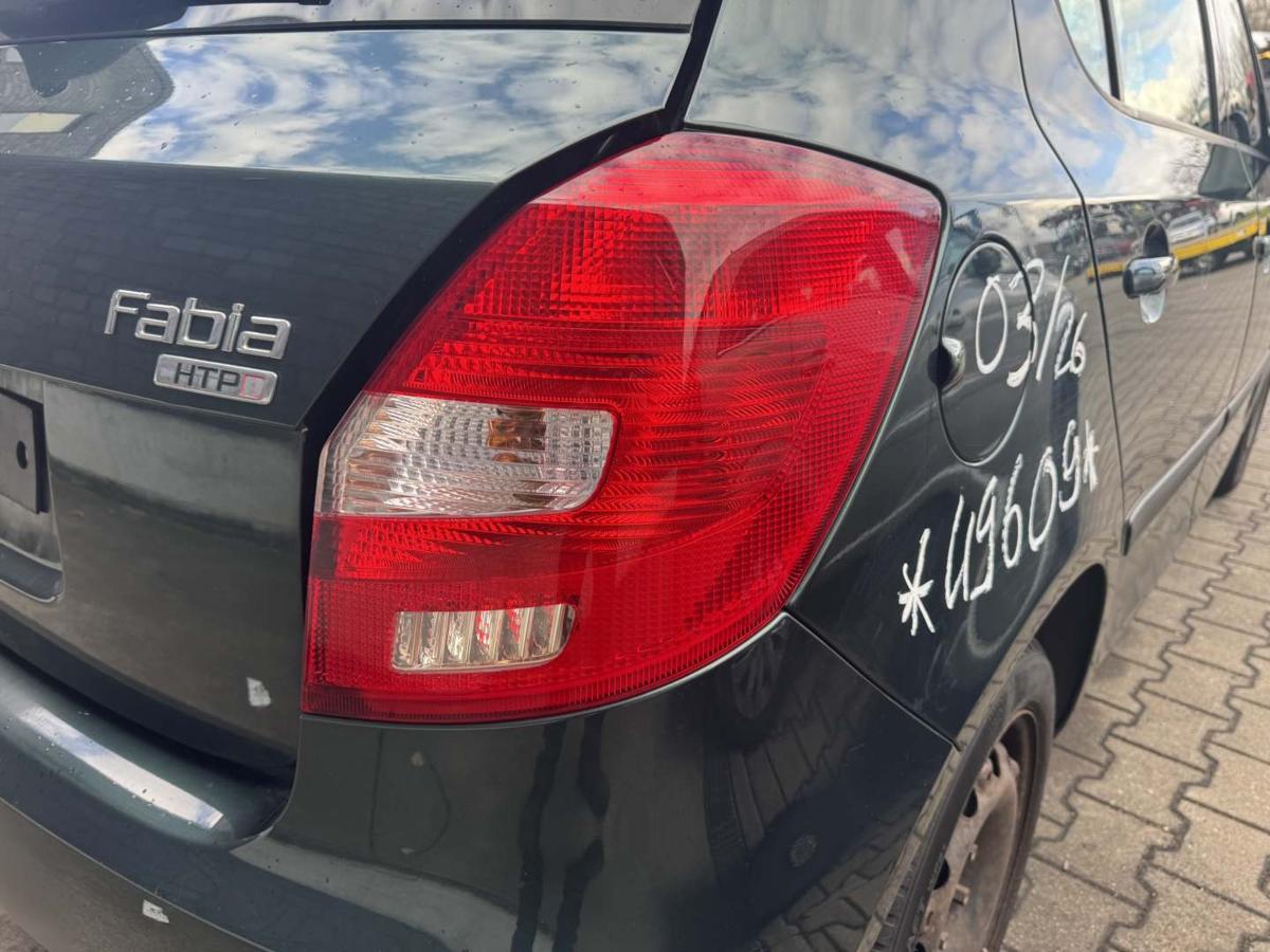 Skoda Fabia 2 5J original R&uuml;cklicht R&uuml;ckleuchte Schlussleuchte rechts Bj.2008